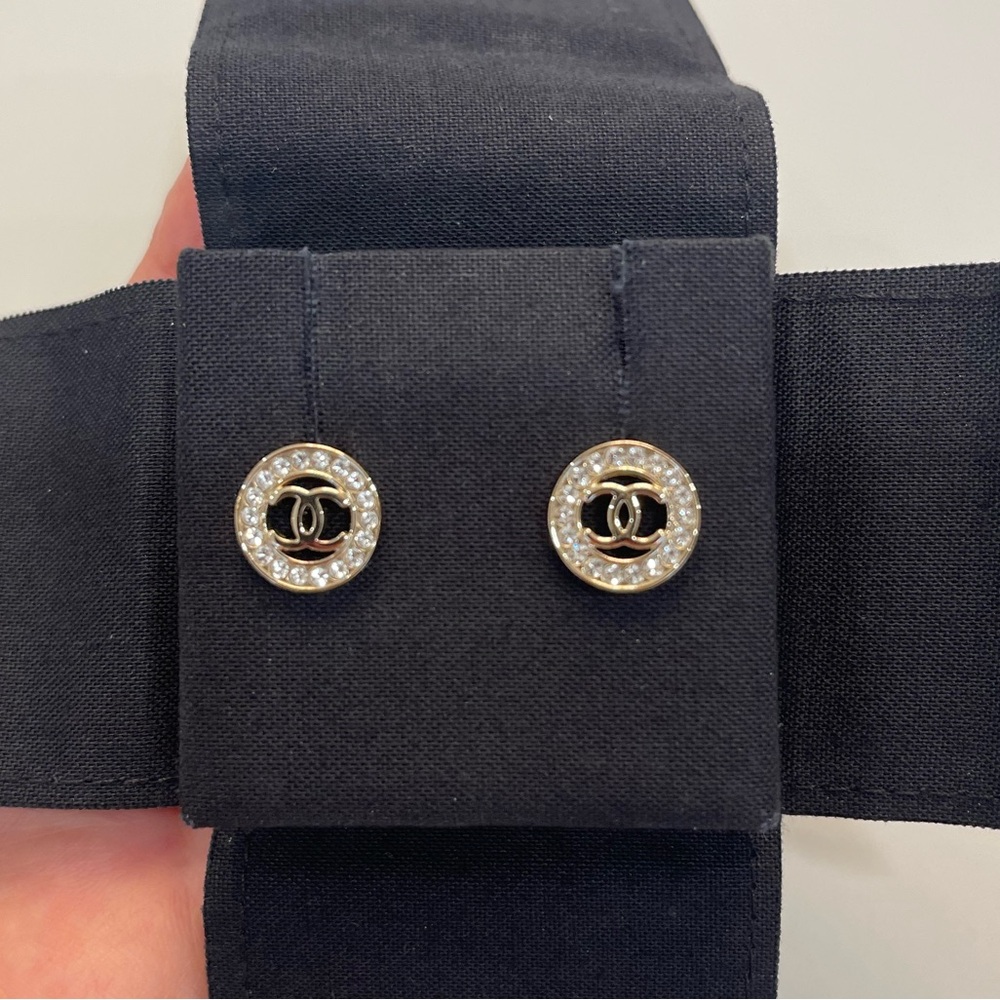 🌹SOLD🌹Chanel Stud Earrings